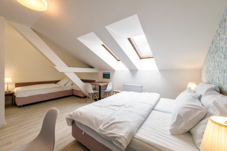 tpl hotel nadrazi pokoj 301