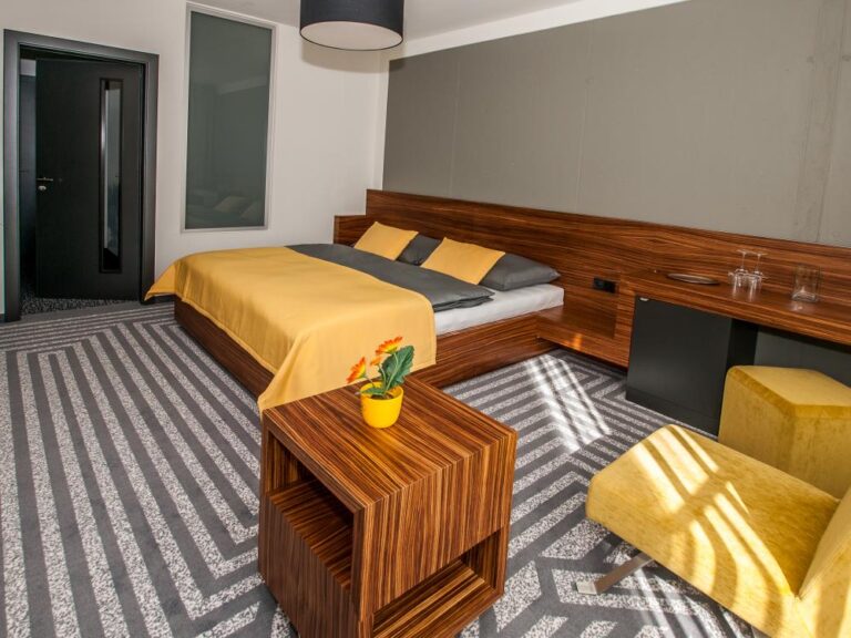 hotel99 dbl twn standard